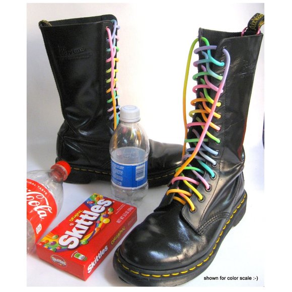 US Size 7 Women's Doc Martens 14 Hole Combat Boots - Picture 5 of 8